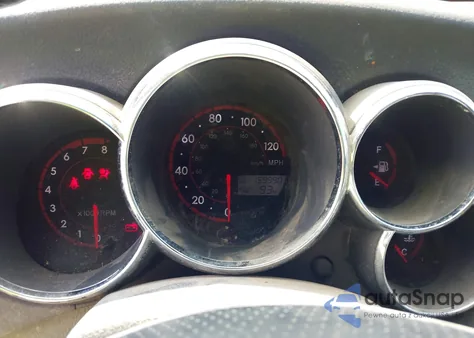 2005 Pontiac Vibe z USA, uszkodzony, nr VIN 5Y2SL63845Z471916